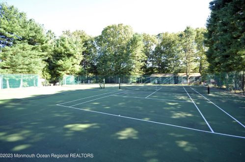 29 Hampton Ct, Tinton Falls NJ  07701-5407 exterior