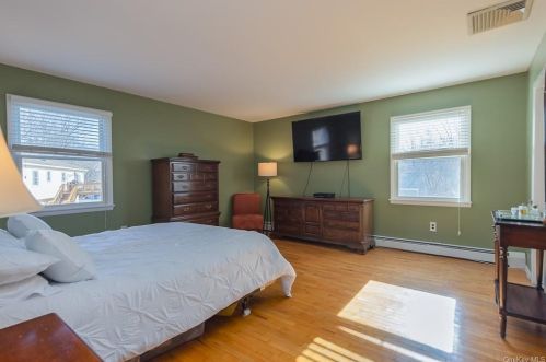 3 Harriman Ct, Garnerville NY  10923-1334 exterior