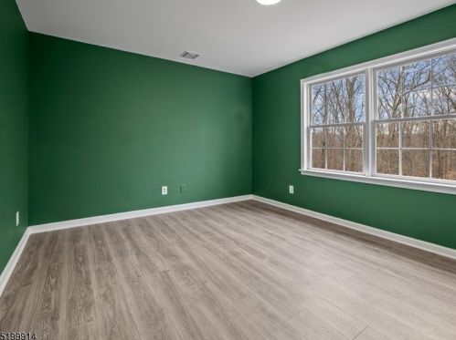 18 Berry Ln, West Milford NJ  07480-3632 exterior