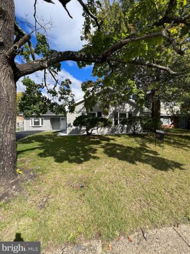 55 Middlebury Ln, Willingboro NJ  08046-2931 exterior