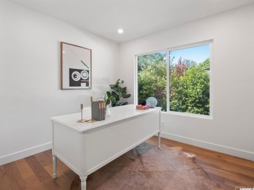 5267 Gould Ave, La Canada CA  91011-2443 exterior