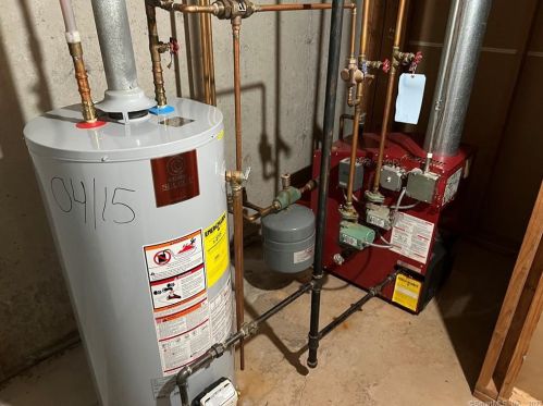 59 Tavern Cir, Middletown CT 06457-1563 exterior