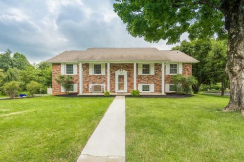 312 Heritage Dr, Knoxville, TN 37934-2722
