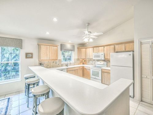 1826 Farm Trl, Sanibel FL  33957-4118 exterior