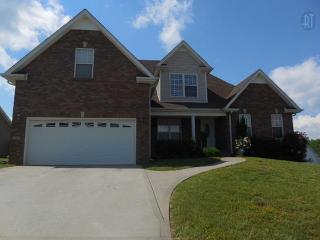 598 Mountain View Dr, Clarksville, TN 37043-3886