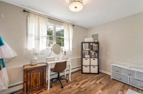 92 Tyler Ave, Scotts Beach NY  11789-2637 exterior