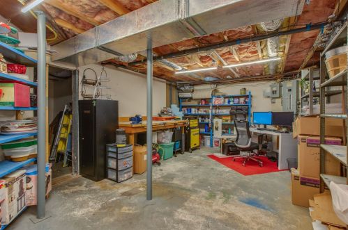 6 Birch Hill Rd, Salem NH  03079-3473 exterior