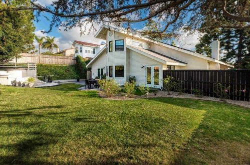 2638 Unicornio St, Carlsbad CA 92009-4443 exterior