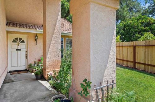 211 Palm Canyon Dr, Vista, CA 92083-5666