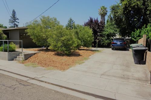 127 Hillside St, Ripon CA  95366-2008 exterior