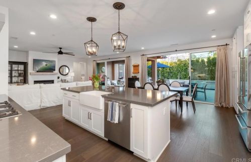 1639 Brady Cir, Carlsbad CA  92008-2574 exterior
