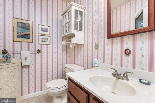 6529 Baywood Dr, Harrisburg PA 17111-6894 exterior