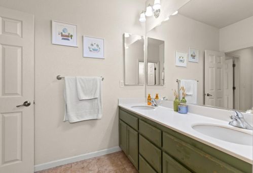 4300 Blake Dr, Modesto CA  95356-8925 exterior