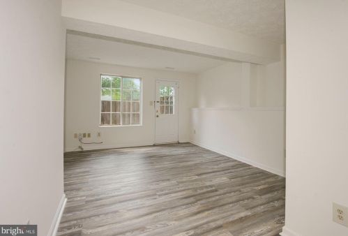 2853 Middleboro Dr, Falls Church VA  22042-4403 exterior