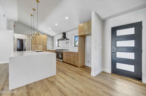 7321 11th Pl, Phoenix AZ  85020-5017 exterior