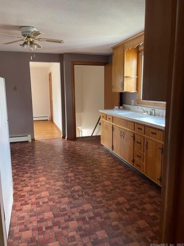 113 Cambridge St, Manchester CT 06042-3548 exterior