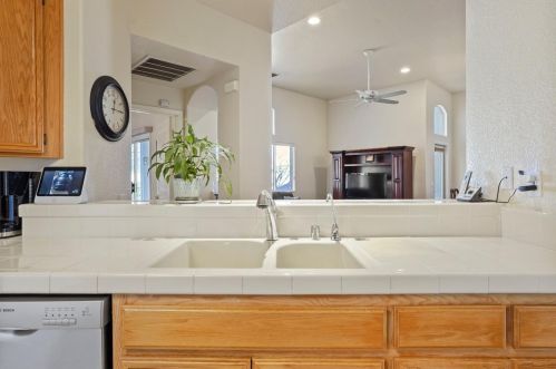 691 Diamond Glen Cir, Folsom CA 95630-3157 exterior