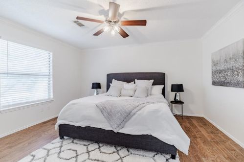 2213 Silverthorn Ln, Lewisville TX  75028-7246 exterior