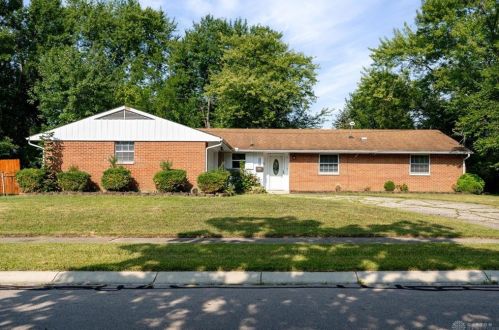 6657 Stranwood Dr, Englewood, OH 45322-3772