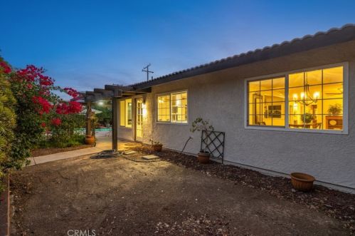 1350 Comstock Ave, Glendora CA 91741-2721 exterior