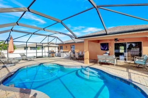 2854 3rd Pl, Cape Coral, FL 33993-6711