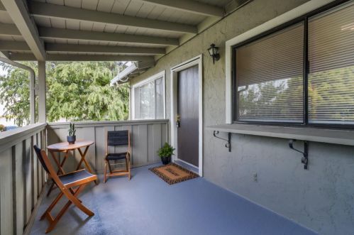 1221 Juniper Dr, Gilroy, CA 95020-4747
