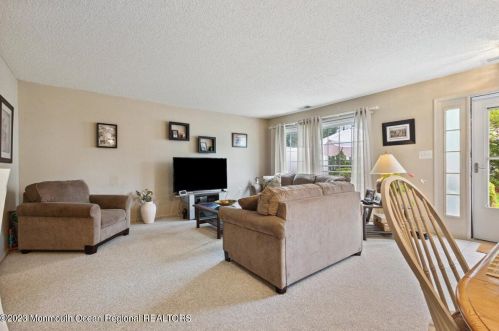 5 Phoenix Ct, Tinton Falls NJ 07712-7773 exterior