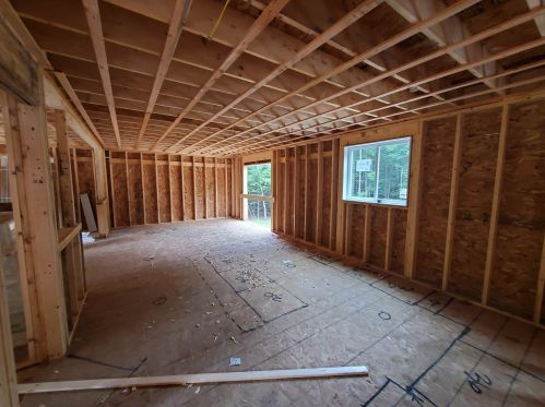 653 Pembroke St, Allenstown, NH 03275