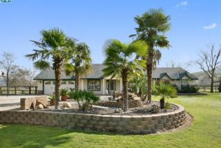 30322 Sierra Sunrise Dr, Exeter, CA 93221-9533