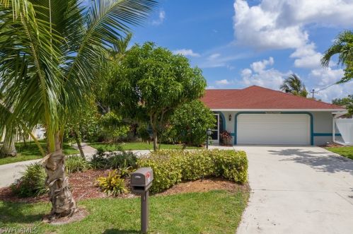 2037 27th Ter, Cape Coral, FL 33904-3278