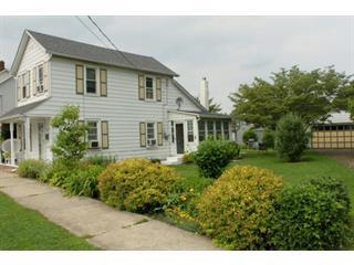 1182 5th Ave, Delaware Park, NJ 08865-4717