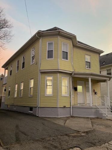 104 Indiana Ave, Providence, RI 02905-4402
