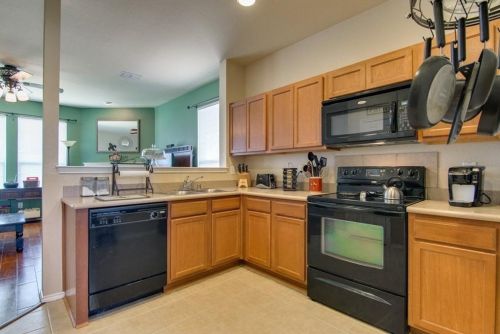825 Sheryn Dr, Burleson TX  76028-8655 exterior