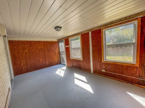 200 Larkspur St, Whitaker PA  15120-2208 exterior