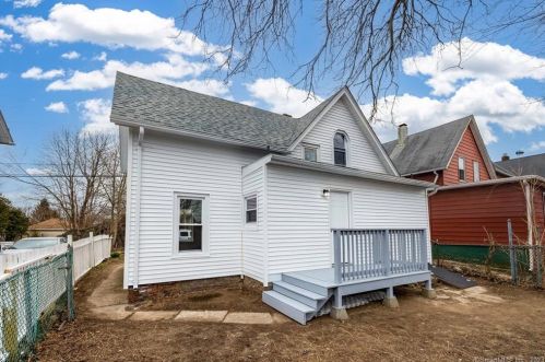 72 Division St, Norwich CT  06360-4628 exterior