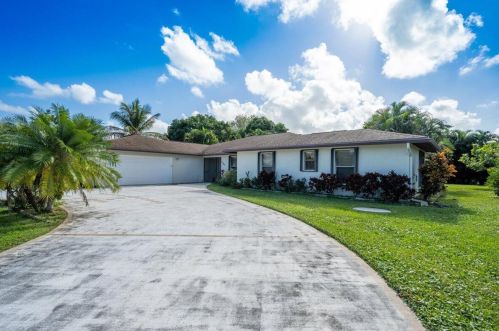 2022 Pyramid Rd, Fort Pierce, FL 34952-5828