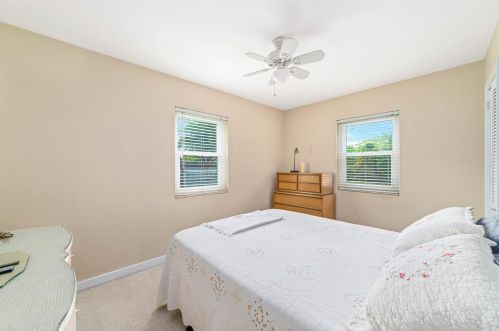 1641 28 Ave, Vero Beach FL 32960-3135 exterior