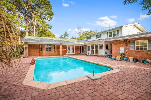 37 Walnut Ave, Shalimar FL  32579-1121 exterior