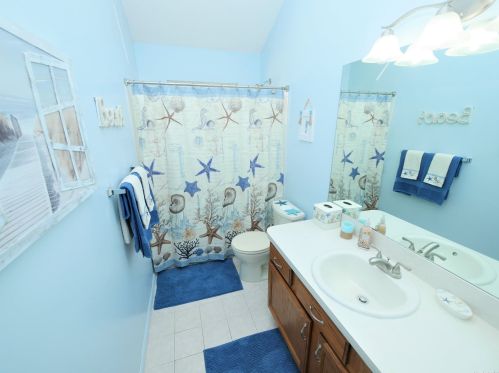 5 Minto Ct, South Setauket NY  11720-2884 exterior