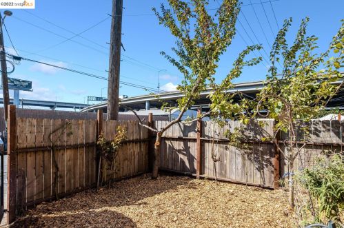 3426 Hannah St, Oakland CA  94608-4024 exterior