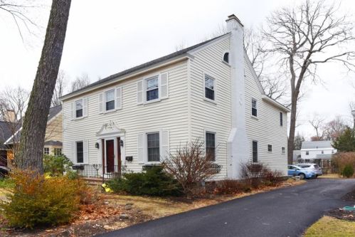 1426 Valencia Rd, Schenectady, NY 12309-4318