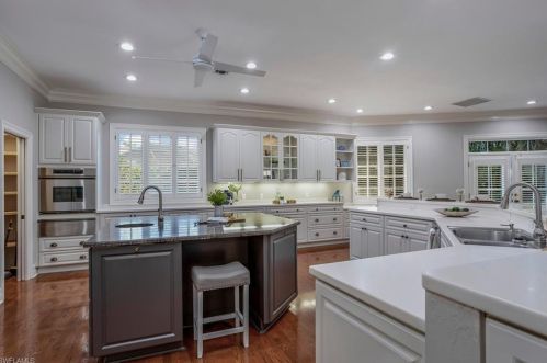 704 Tamarind Ct, Naples, FL 34108-8260