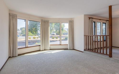 2294 Chester Dr, Penngrove CA  94951-9529 exterior