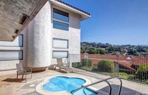 2308 Altisma Way, Carlsbad CA  92009-8810 exterior