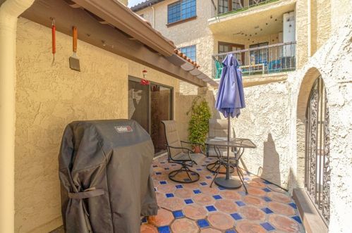 5459 Centralia St, Long Beach CA  90808-1456 exterior