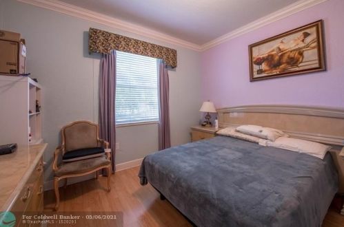 19032 55 St, Hollywood FL 33029-6290 exterior