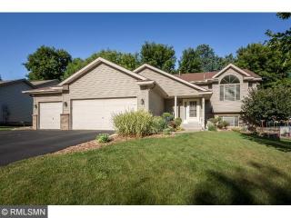 2543 Cypress St, Saint Paul, MN 55109-1926