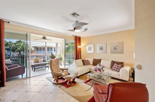 1134 Sweetwater Ln, Naples, FL 34110-4120