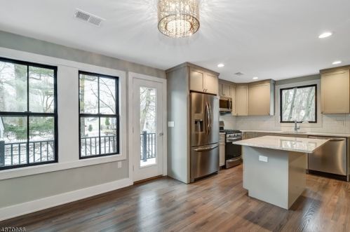 57 Brook St, Springfield NJ  07081-1735 exterior