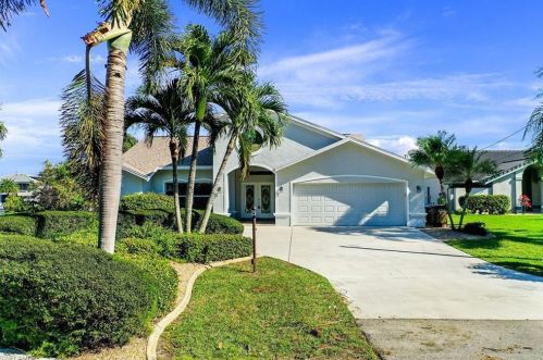 1925 33rd Ter, Cape Coral, FL 33904-4482